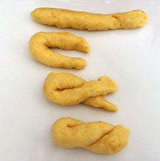 Koulourakia formen und drehen